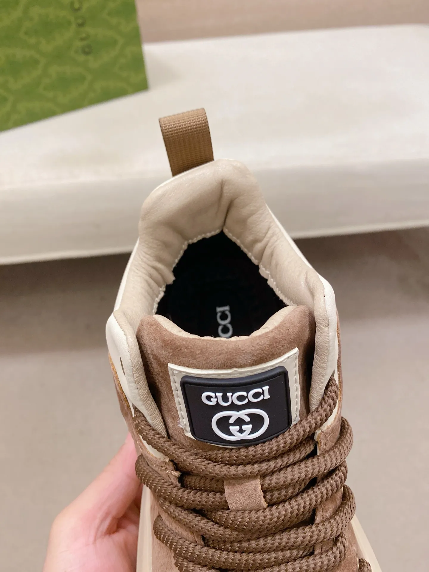 Men's men's shoes 💰 462💰🇮🇹🇮🇹GUCCI (Gucci) top 🔍🔍 new models are on sale at the same time at the counter. The uppers 🇮🇹 are imported from Italy and are made of top-grain cowhide. Fully imported genuine leather lining 💪💪, completely 1⃣️ to 1⃣️ replica 🇮🇹💪💪, ⚠ sole: original sole provided by the original factory, exclusive movable molded sole super comfortable, ⚠ original factory follow-up, 🔍🔍 high quality, you can go in and out of the counter at will, welcome to compare⚠. Code number:38-44